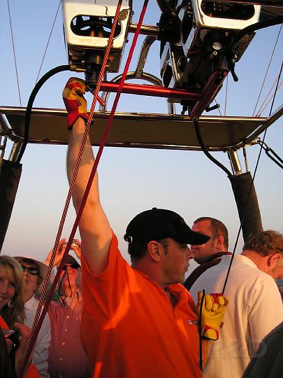 Ballonvlucht 24 mei 2007 (41).JPG